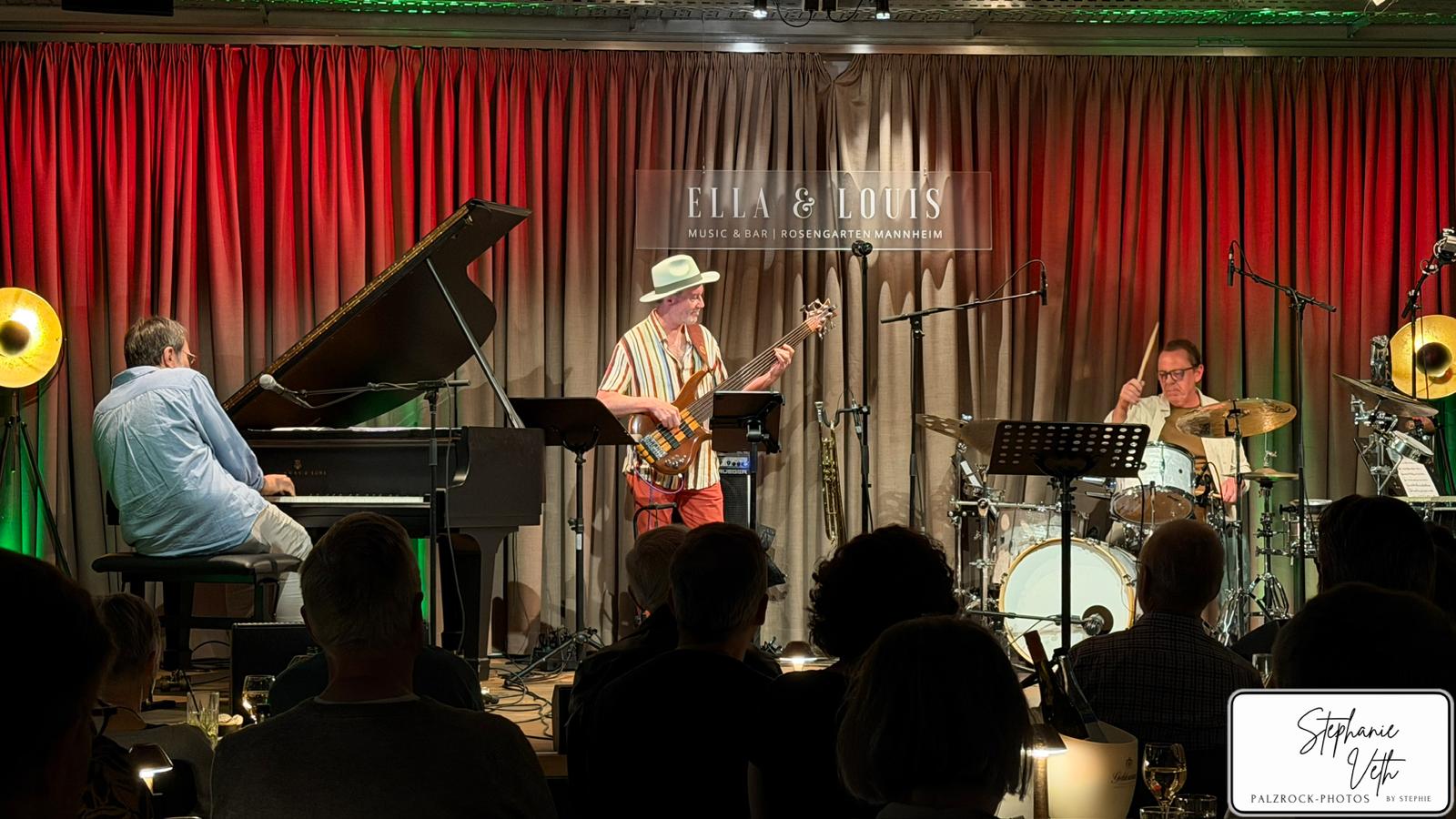 Photo — Jambo Trio European Tour — 04 — Mannheim — Ella & Louis — Mainheim 4
